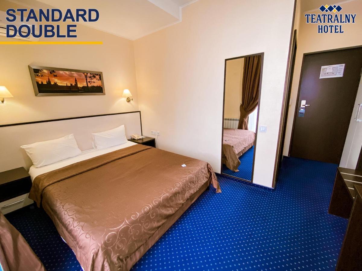 Teatralny Hotel Zaporizhia Bagian luar foto