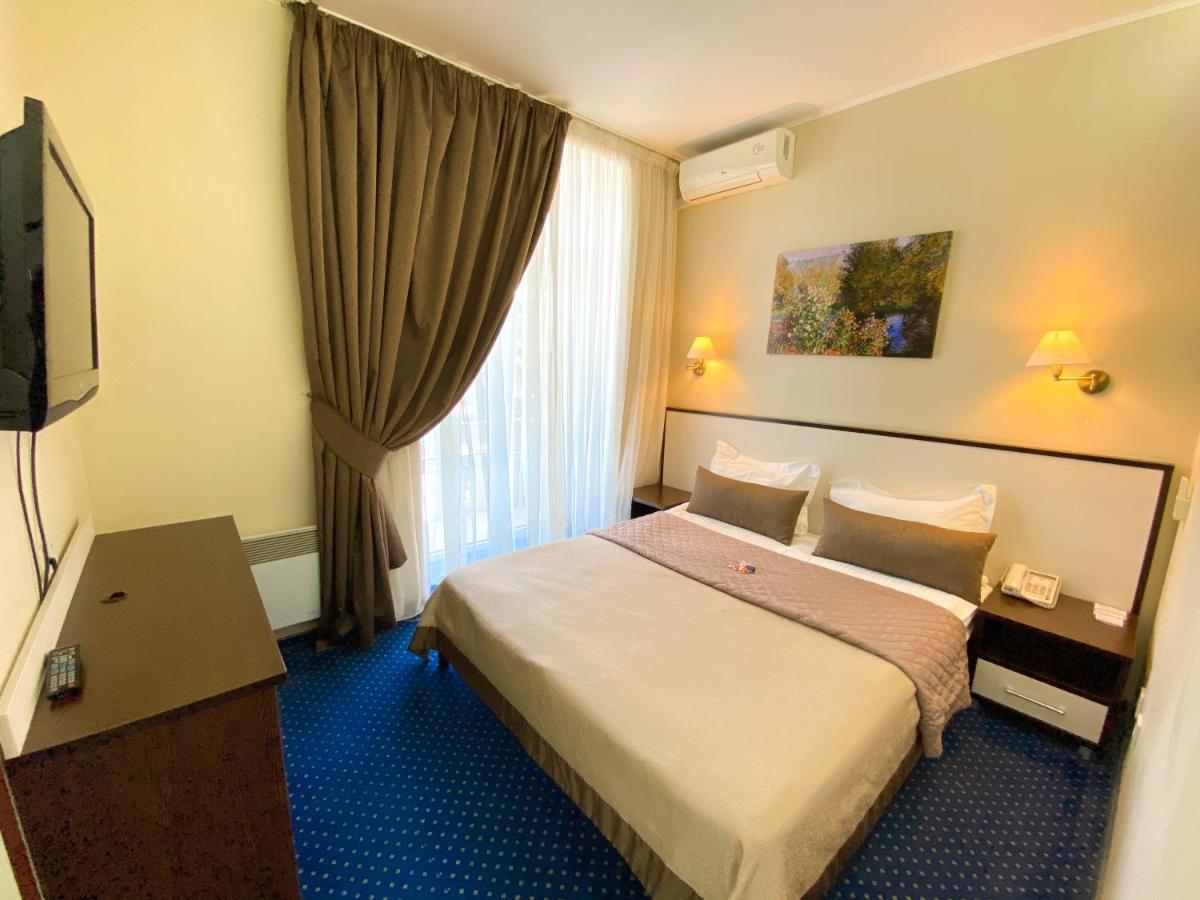 Teatralny Hotel Zaporizhia Bagian luar foto