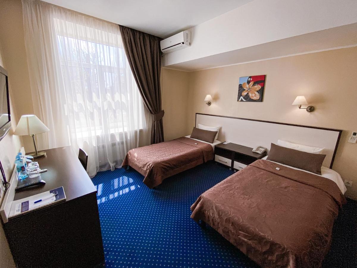 Teatralny Hotel Zaporizhia Bagian luar foto